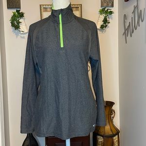 Champion Long Sleeve Half zip Sport/Fitness Too Small